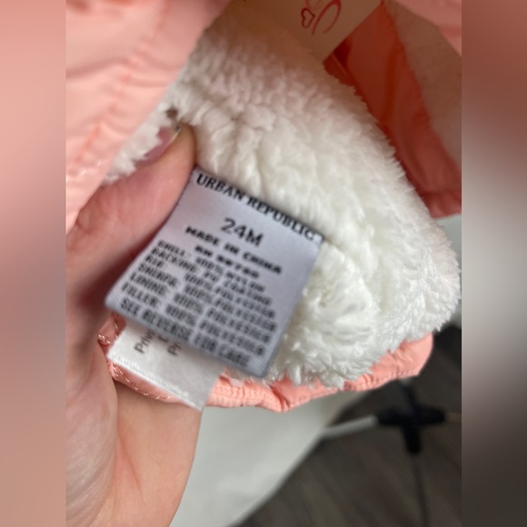 Urban Republic Pink Quilted Vest with Faux Sherpa Size 24 Months NWT - Picture 11 of 12